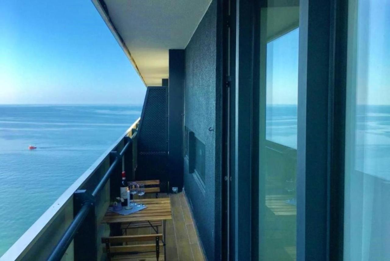 Orbit City Batumi Hotel Kültér fotó